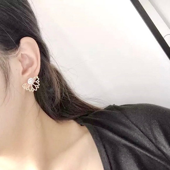 Unique “Sunflower Summers” Diamond Flower Earrings - Picture 4 of 7